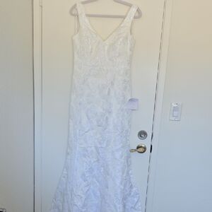 Lulu's Elegant White Floral Pattern Dress